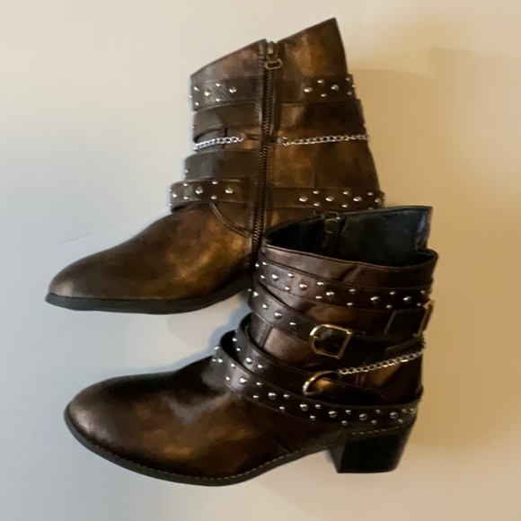 Fashionable Trendy Women’s Bronze Metallic Studded Chain Anke Boots Size 41 (10) - Picture 1 of 12